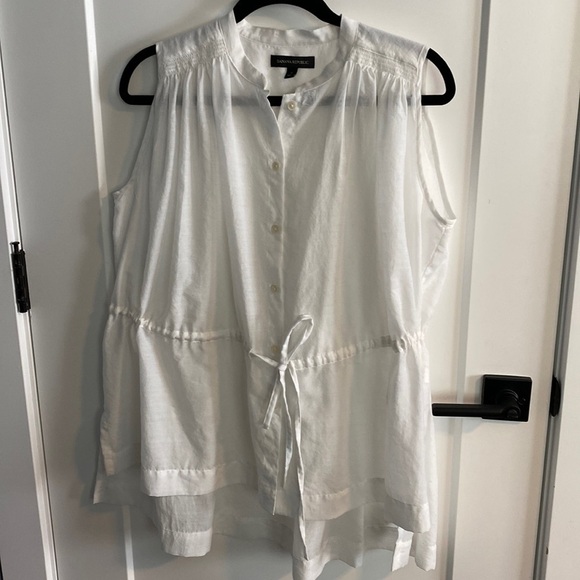 Banana Republic Tops - Banana Republic White Sheer Button Front Tunic